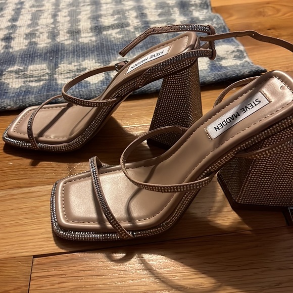 Steve Madden sparked heels. Never worn. Bought a size too big for my wedding. - Picture 2 of 3